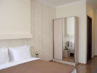 Отель Tiflis Hotel Тбилиси Стандартный двухместный номер с 1 кроватью-7