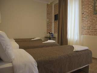 Отель Tiflis Hotel Тбилиси Стандартный трехместный номер-4